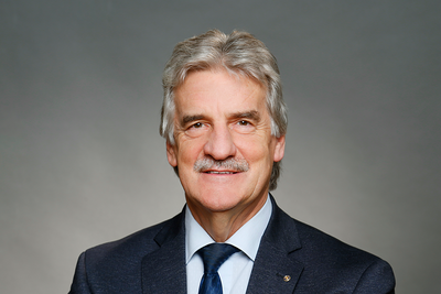 Egmont Hamelow, Dezernent f�r Bauen, Wirtschaft und Umwelt